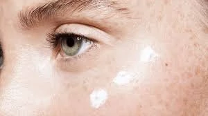 Cuidado específico: Crema para el Contorno de los Ojos Age Reversist